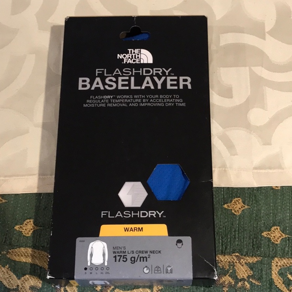 The North Face Flashdry crew neck baselayer-Brand new